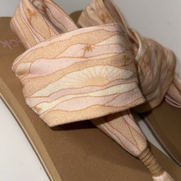 Sanuk sling soft top sandals size 7. - Picture 2 of 9